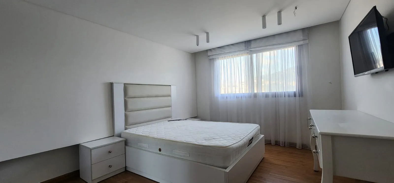 Spacious Fully Furnished Duplex With Great View for Sale In Louaize — الصورة 5