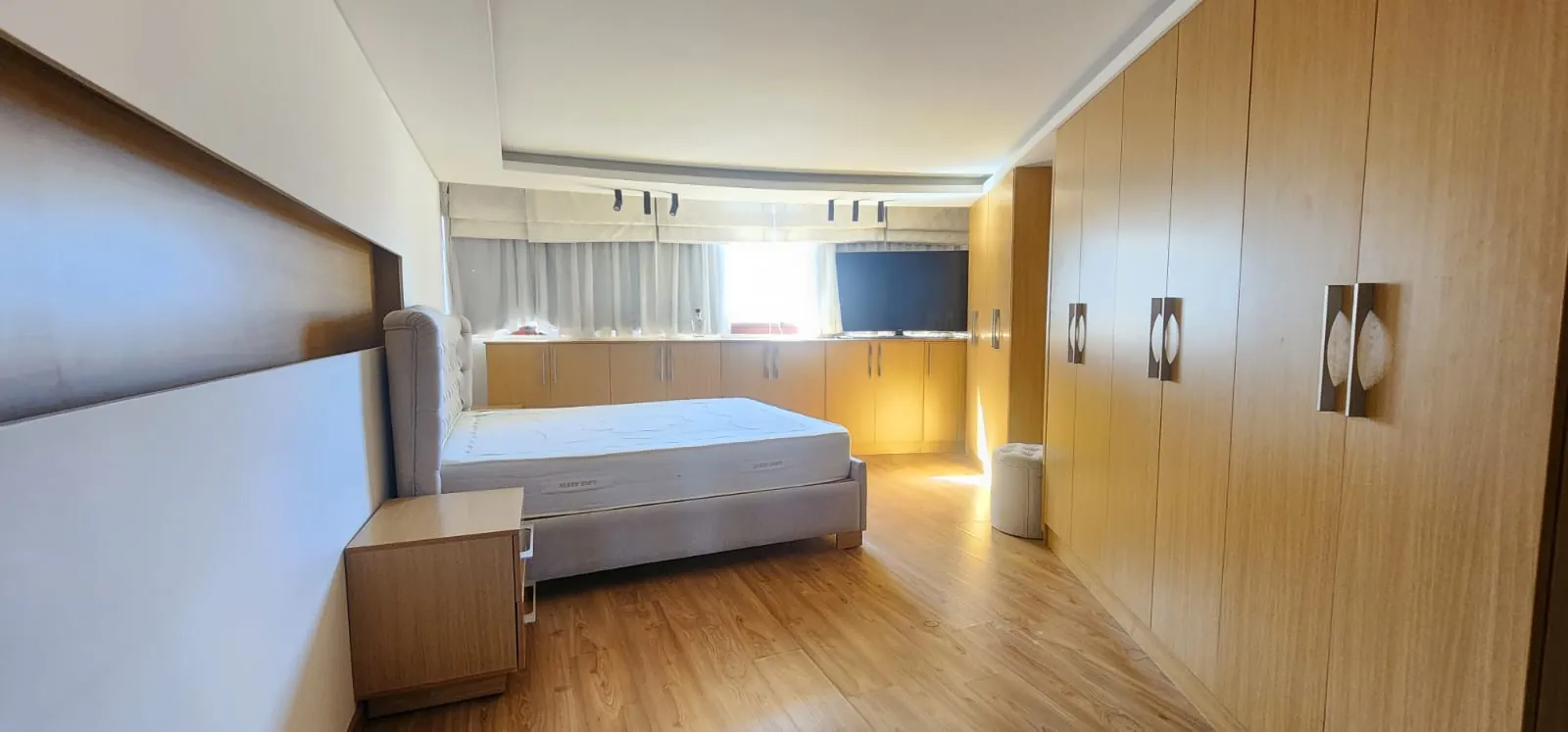 Spacious Fully Furnished Duplex With Great View for Sale In Louaize — الصورة 9