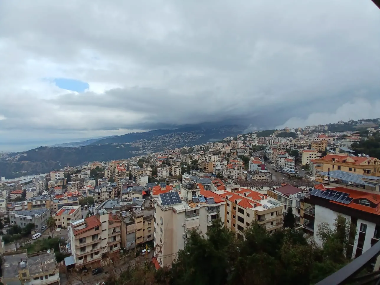 Spacious Apartment for Sale In Mazraat Yachouh — الصورة 2