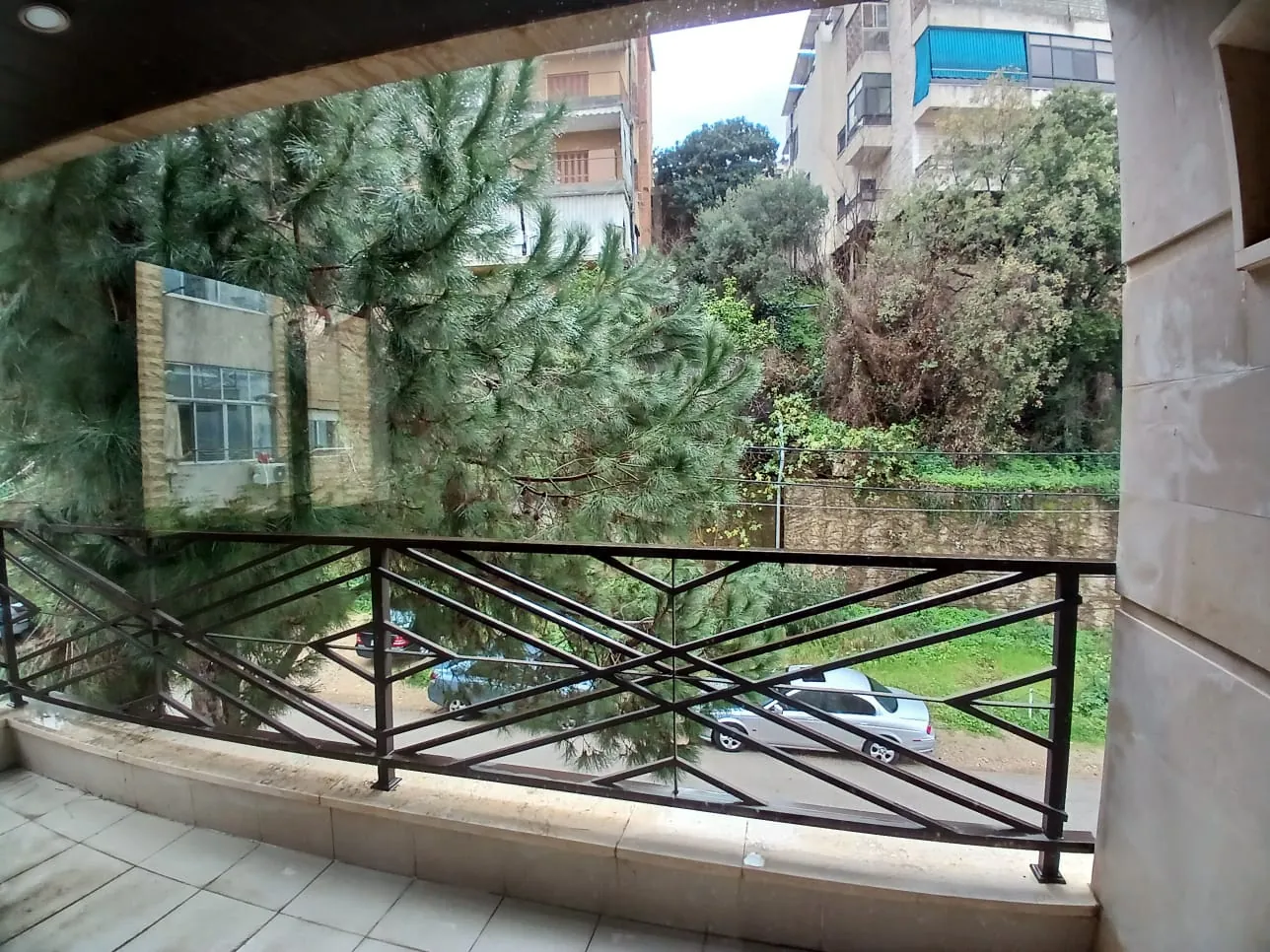 Spacious Apartment for Sale In Mazraat Yachouh — الصورة 7
