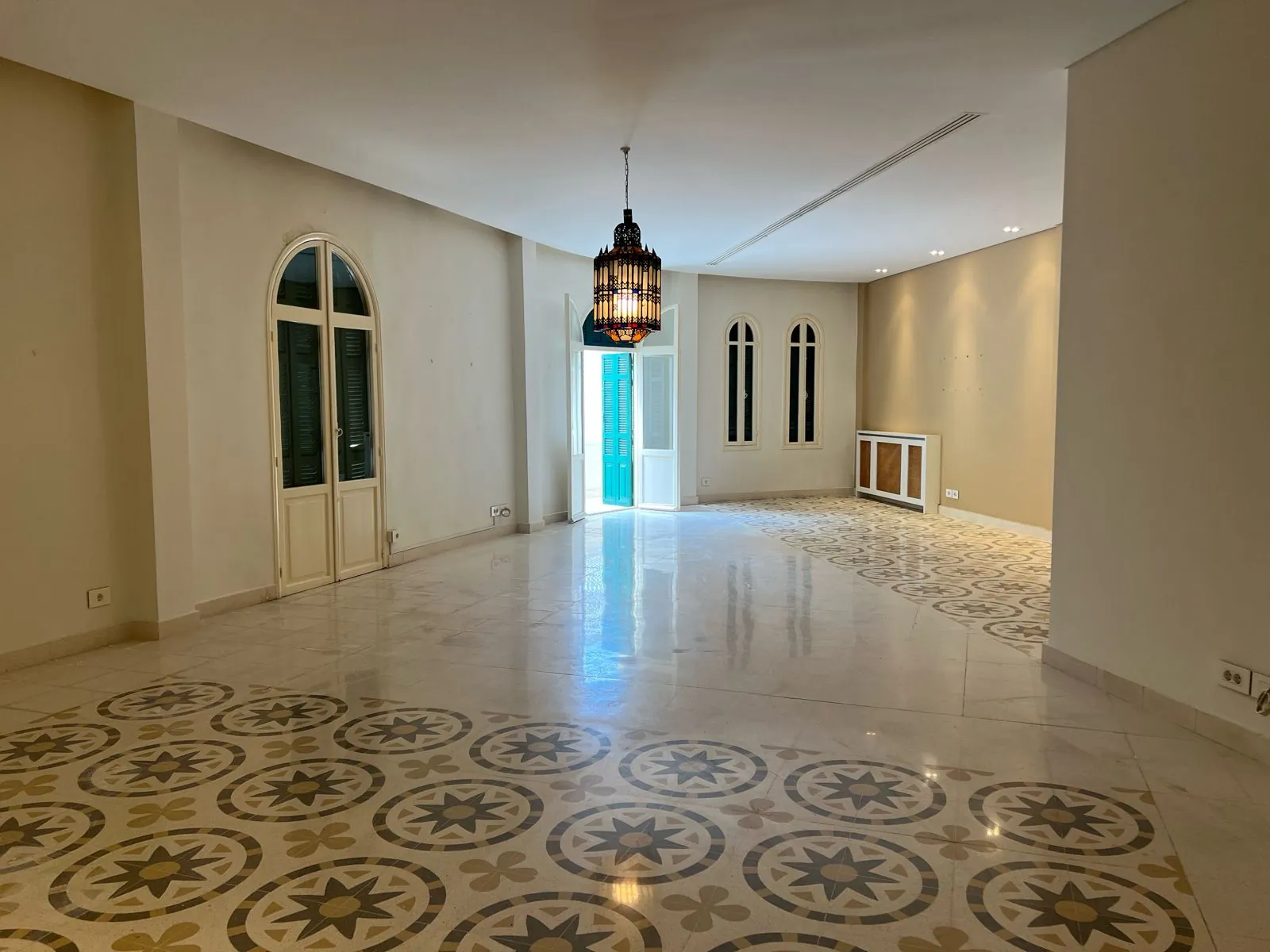 High Ceiling Vintage Apartment for Rent In Achrafieh