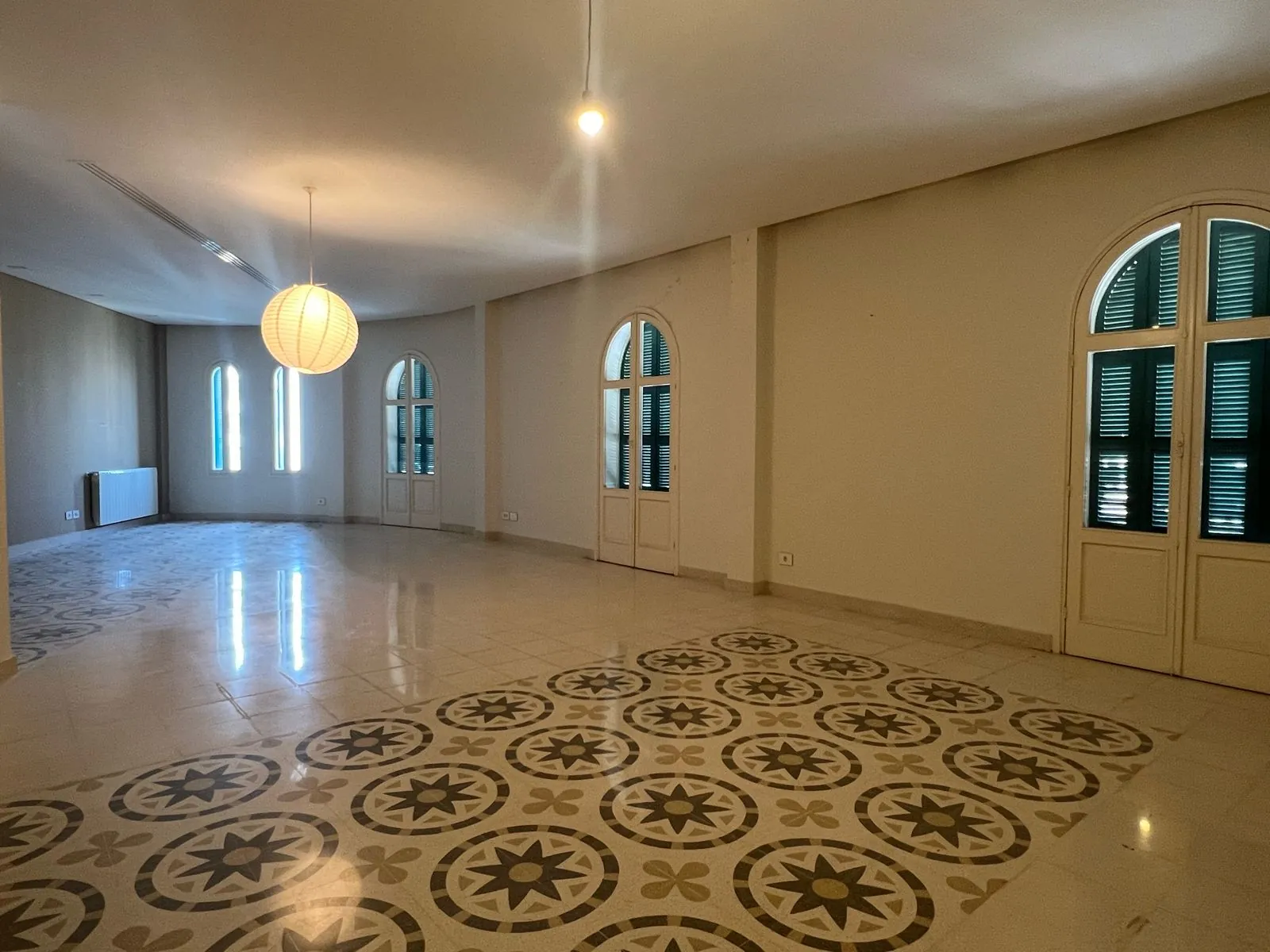 High Ceiling Vintage Apartment for Rent In Achrafieh — photo 7