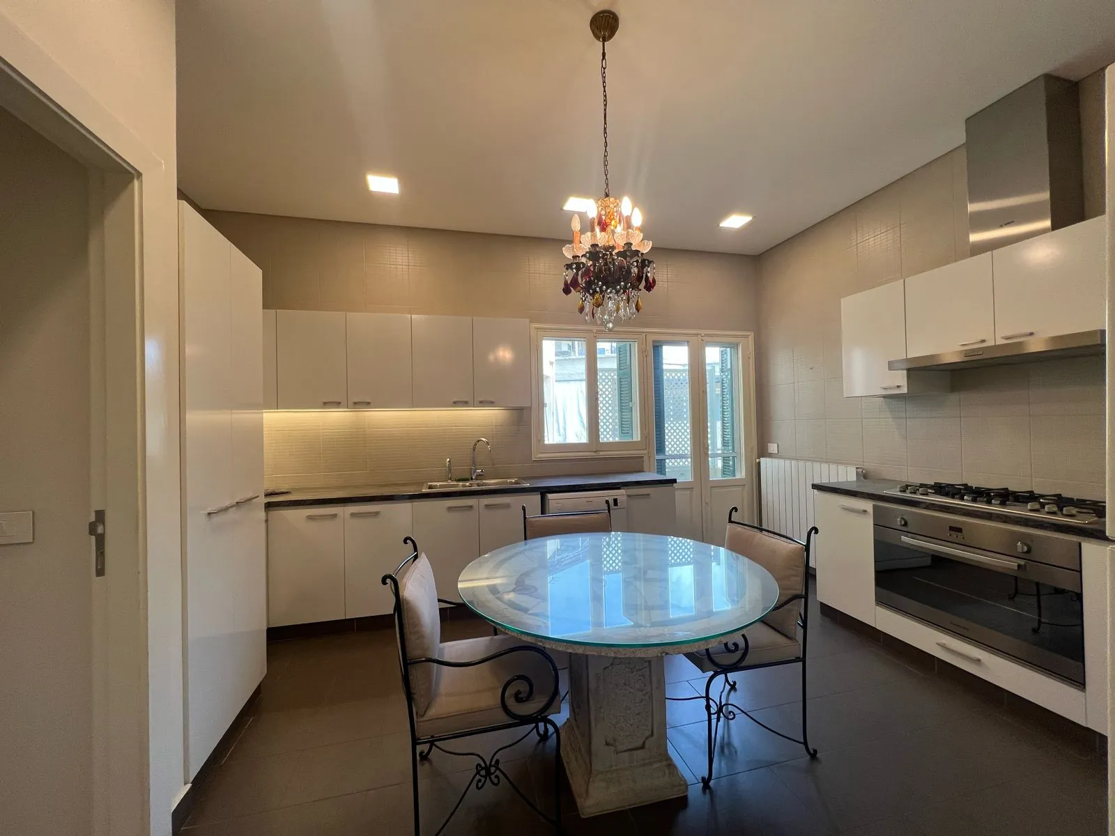 High Ceiling Vintage Apartment for Rent In Achrafieh — photo 9