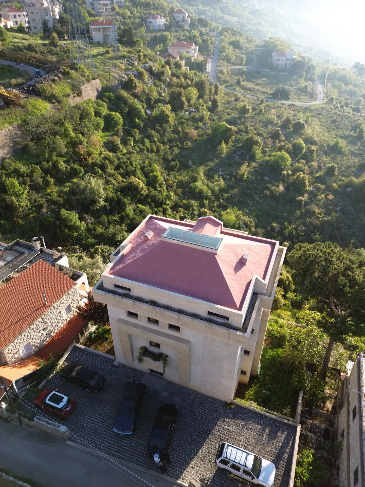 A High-End Well Constructed Building For Sale In Bikfaya — الصورة 5