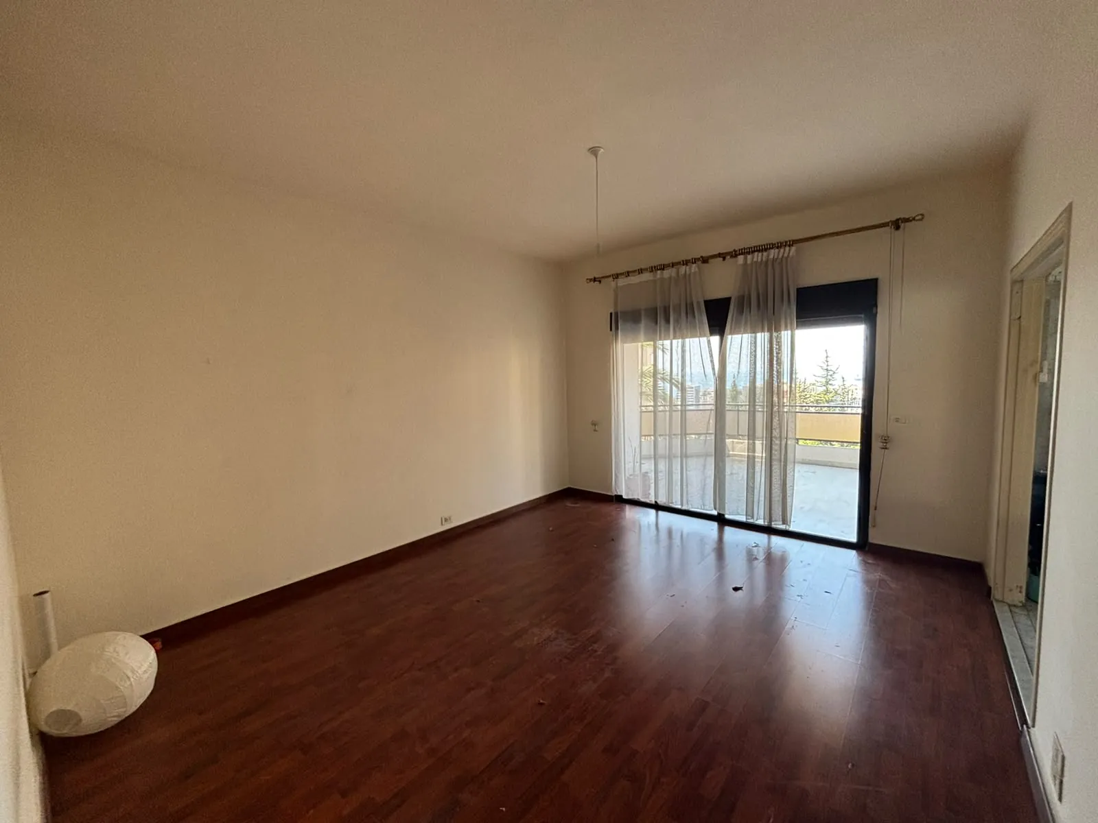 A Spacious Apartment With Terrace for Rent In Naccache — الصورة 7