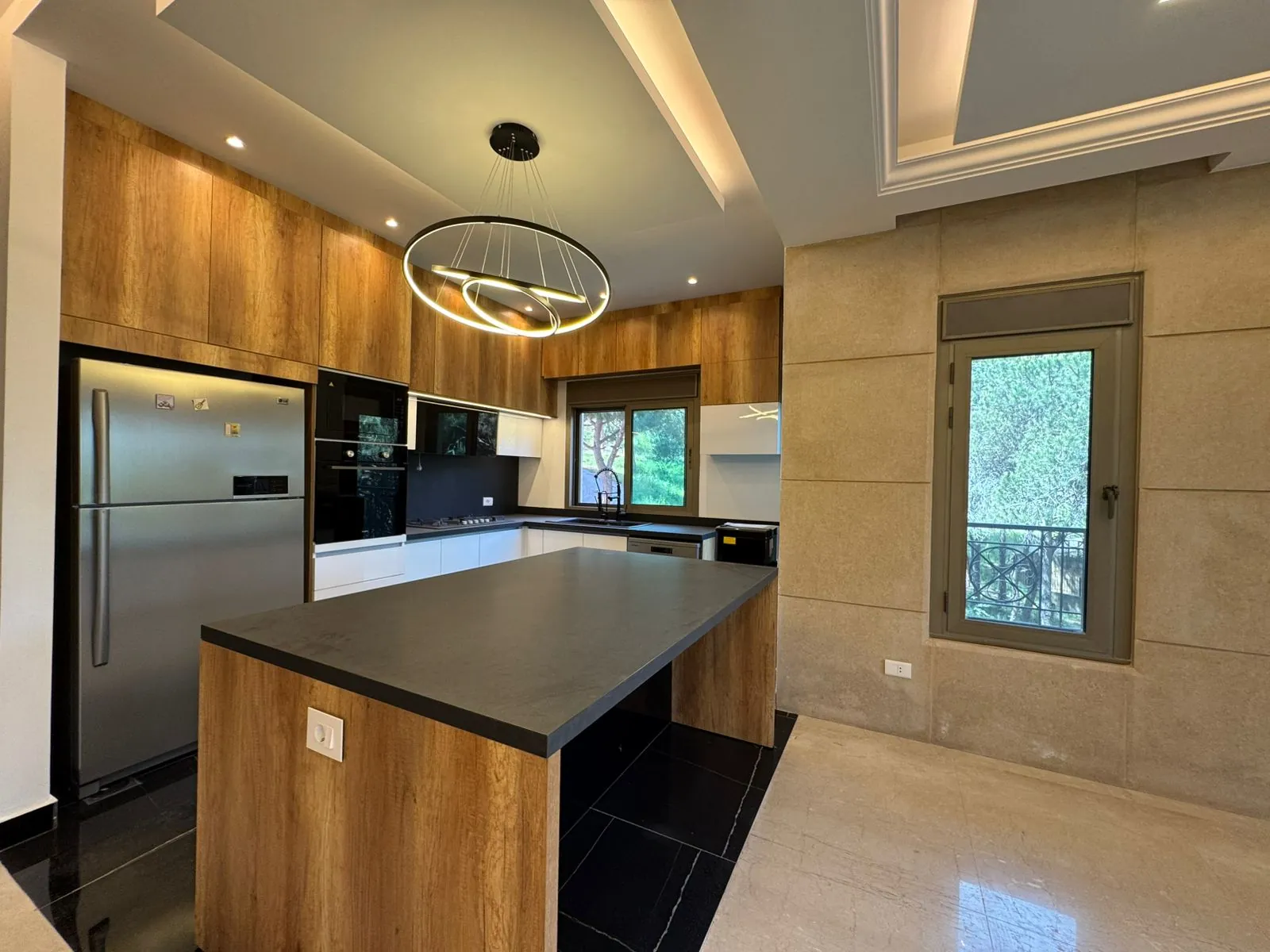 Luxurious High-End Duplex with Mountain View For Sale in Baabdat — الصورة 3