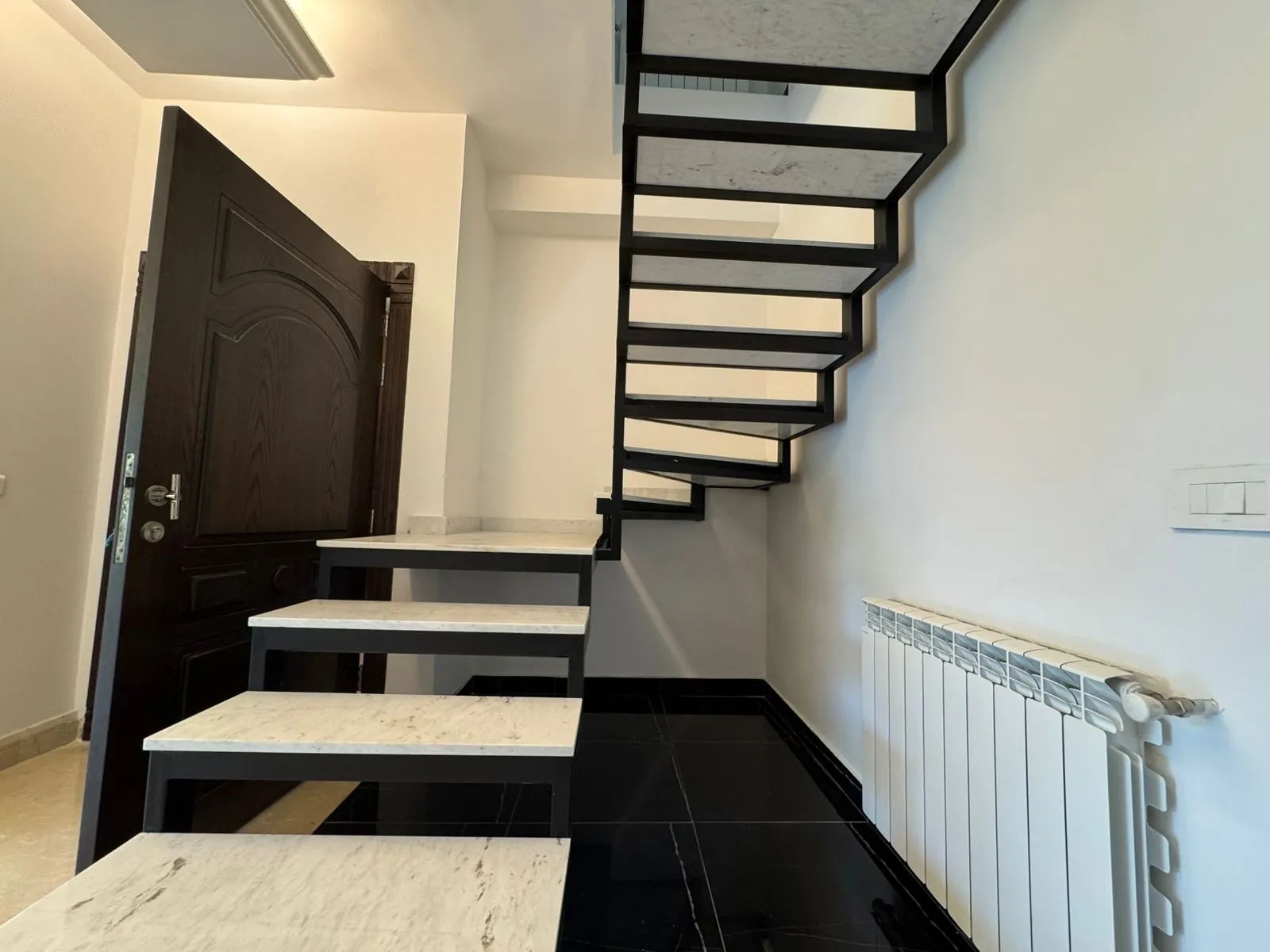 Luxurious High-End Duplex with Mountain View For Sale in Baabdat — الصورة 7