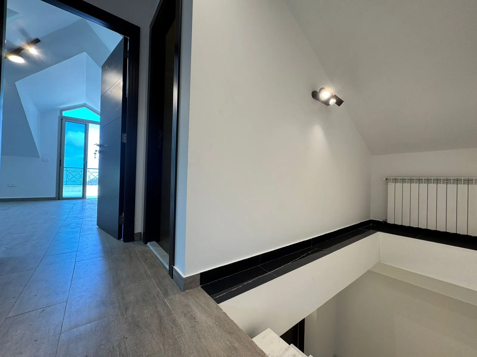 Luxurious High-End Duplex with Mountain View For Sale in Baabdat — الصورة 8