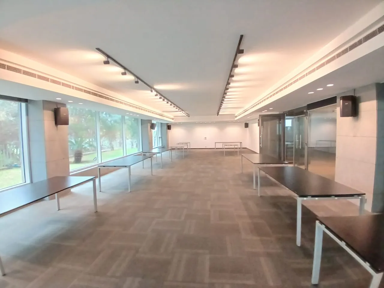 A High-End 500sqm Office for Rent In A Commercial Center In Horsh Tabet — الصورة 7