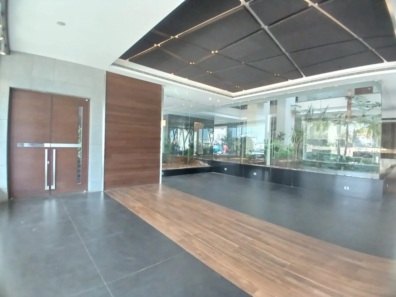 A Luxurious Spacious Lounge for Rent In Horsh Tabet — الصورة 3