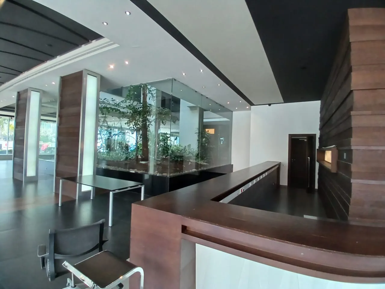 A Luxurious Spacious Lounge for Rent In Horsh Tabet — الصورة 4