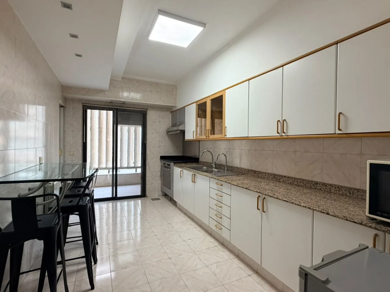 3-Bedroom Apartment for Sale In Achrafieh, Sodeco — الصورة 3