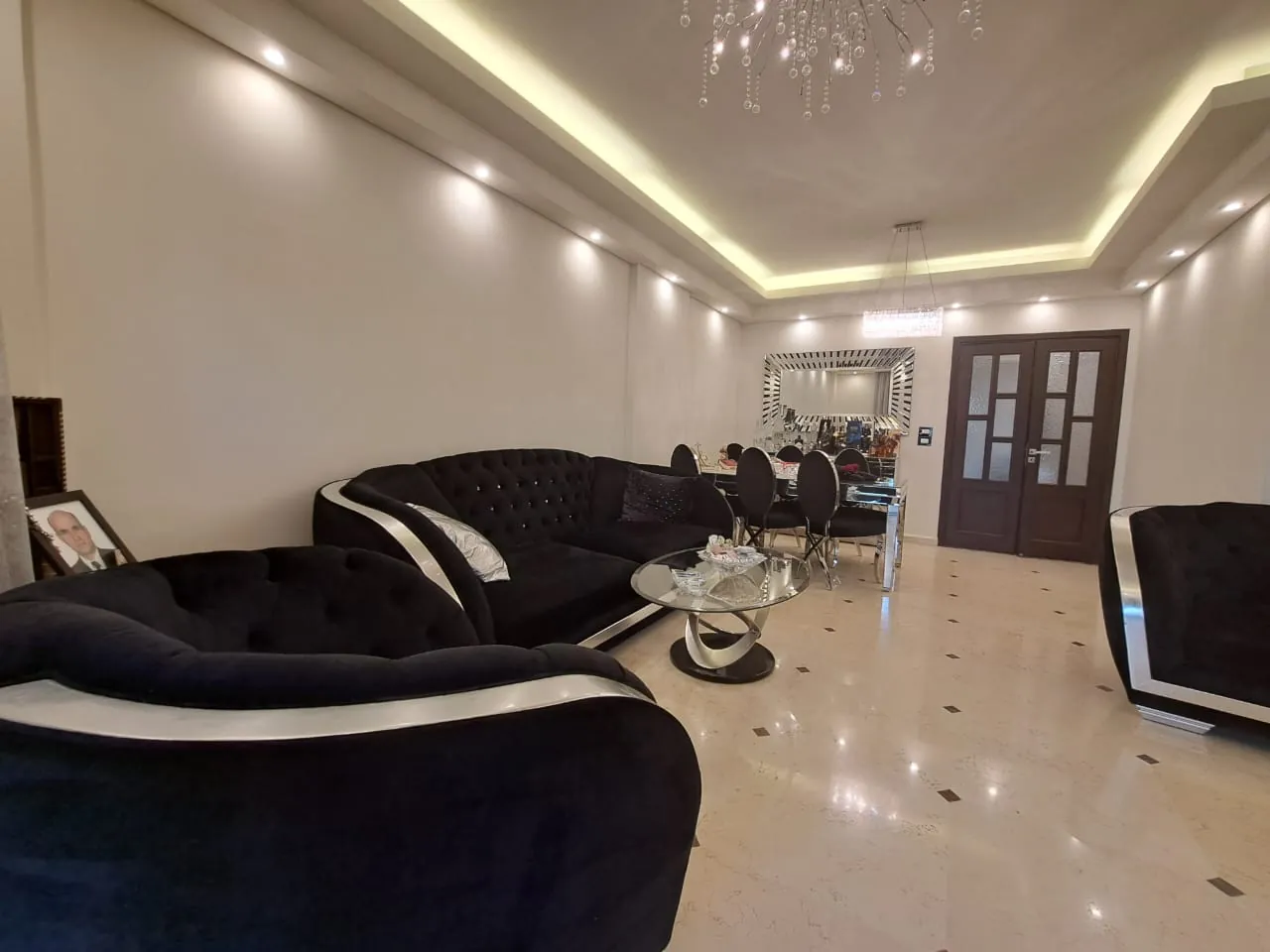 Well-Decorated Apartment For Sale in A Prime Location In Naccache — الصورة 3