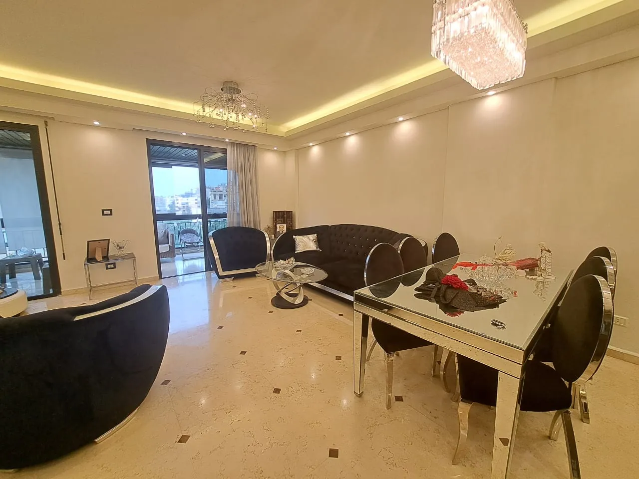 Well-Decorated Apartment For Sale in A Prime Location In Naccache — الصورة 9