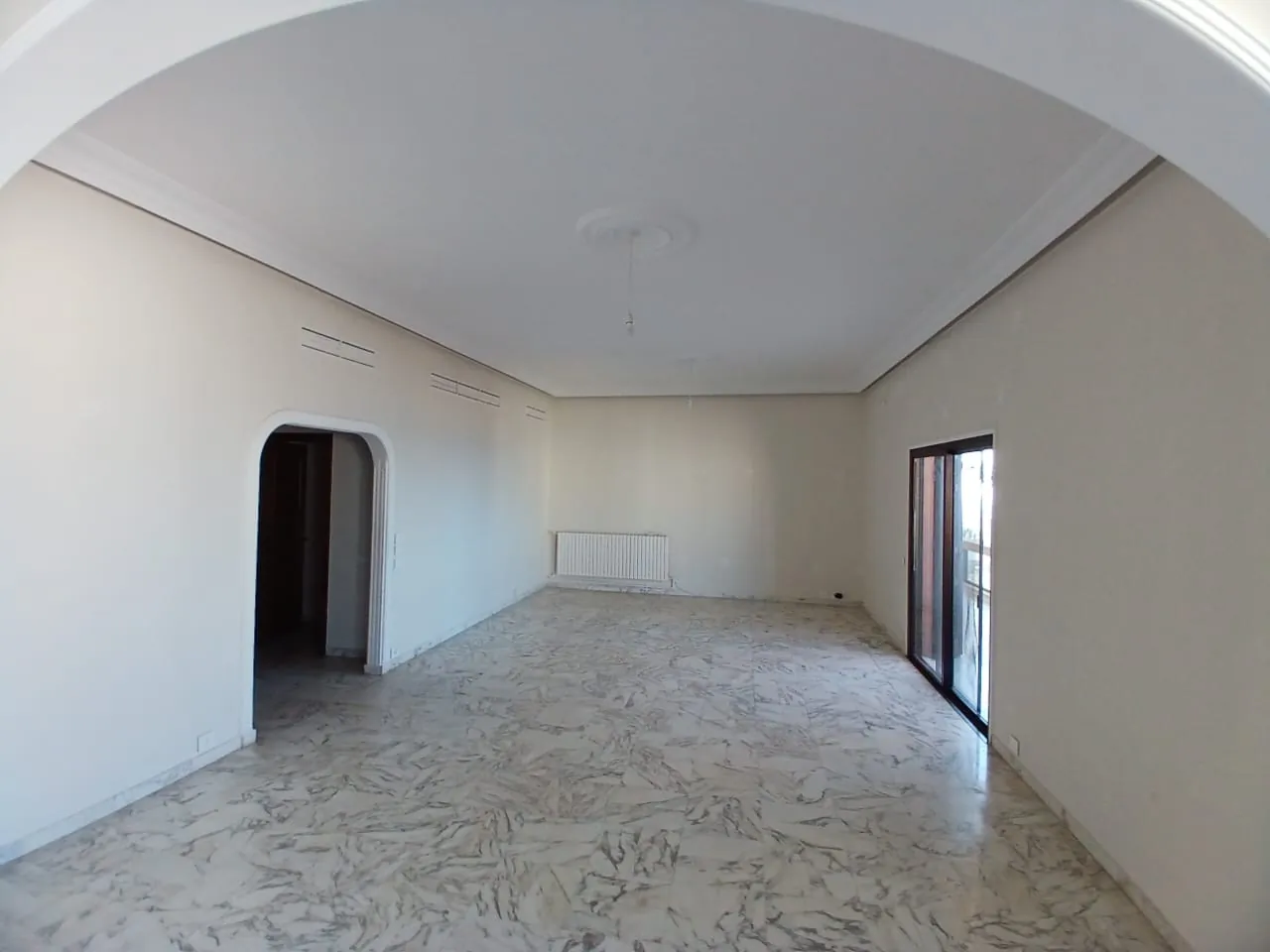 Spacious Furnished Apartment with Panoramic View For Rent in Biyada — الصورة 5