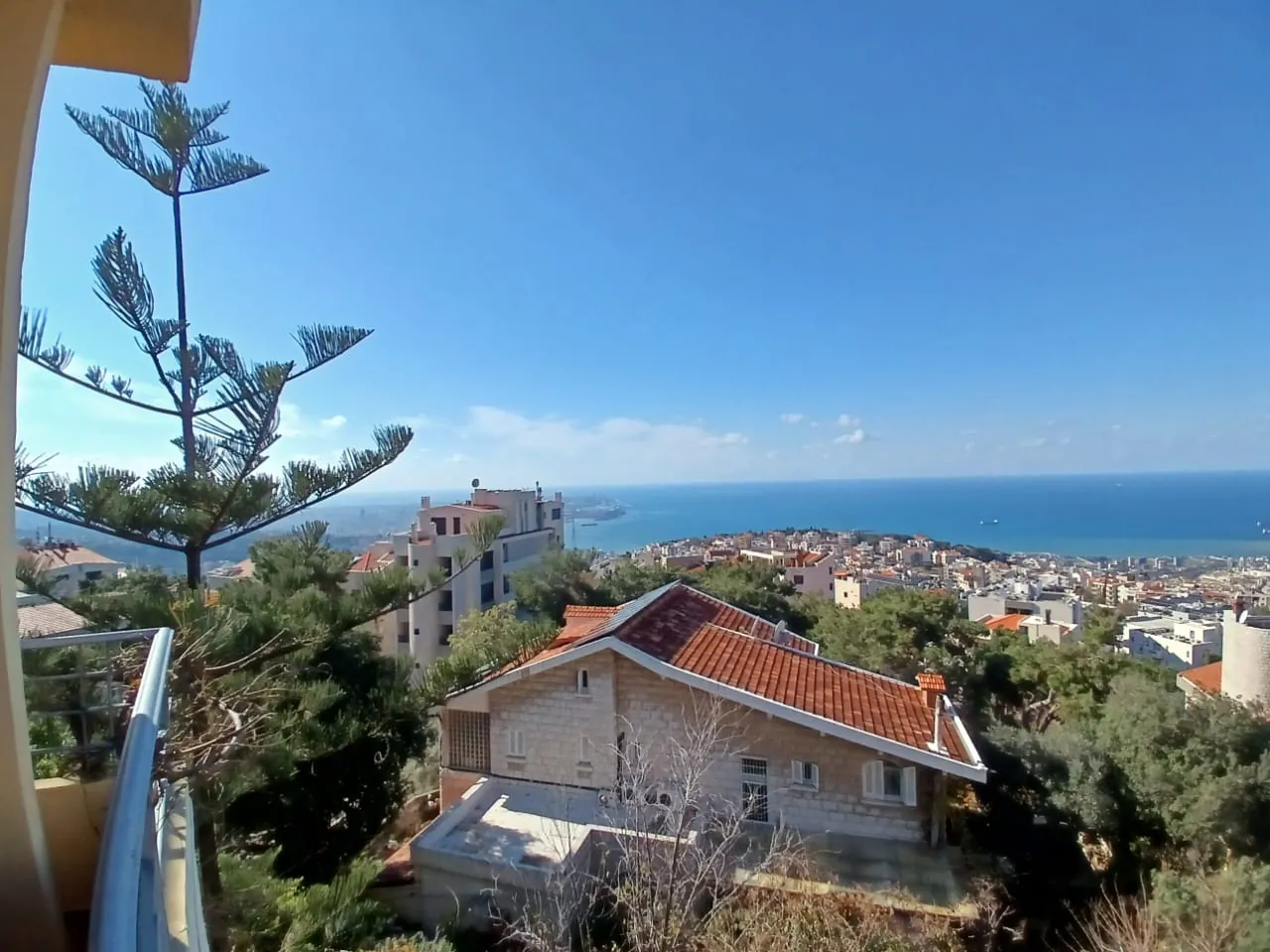 Spacious Furnished Apartment with Panoramic View For Rent in Biyada — الصورة 6