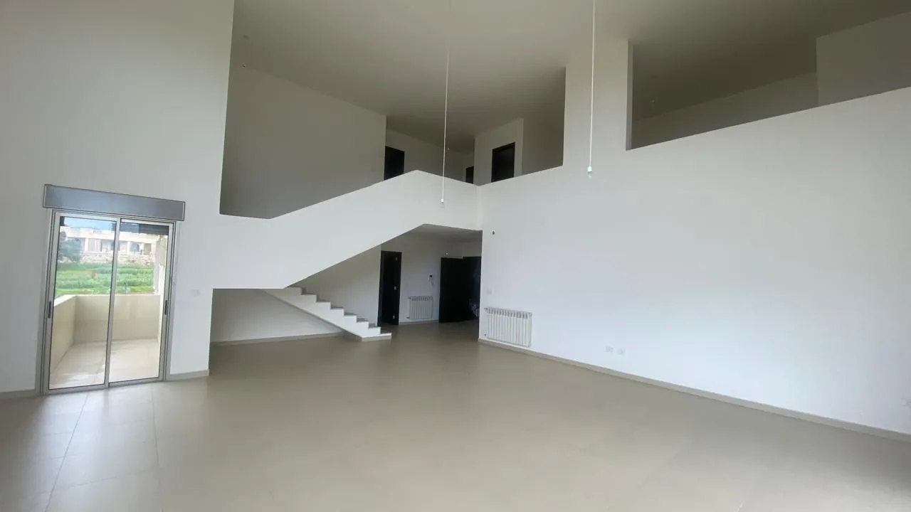 Brand New Triplex for Sale In A Calm Area in Zikrit — الصورة 3