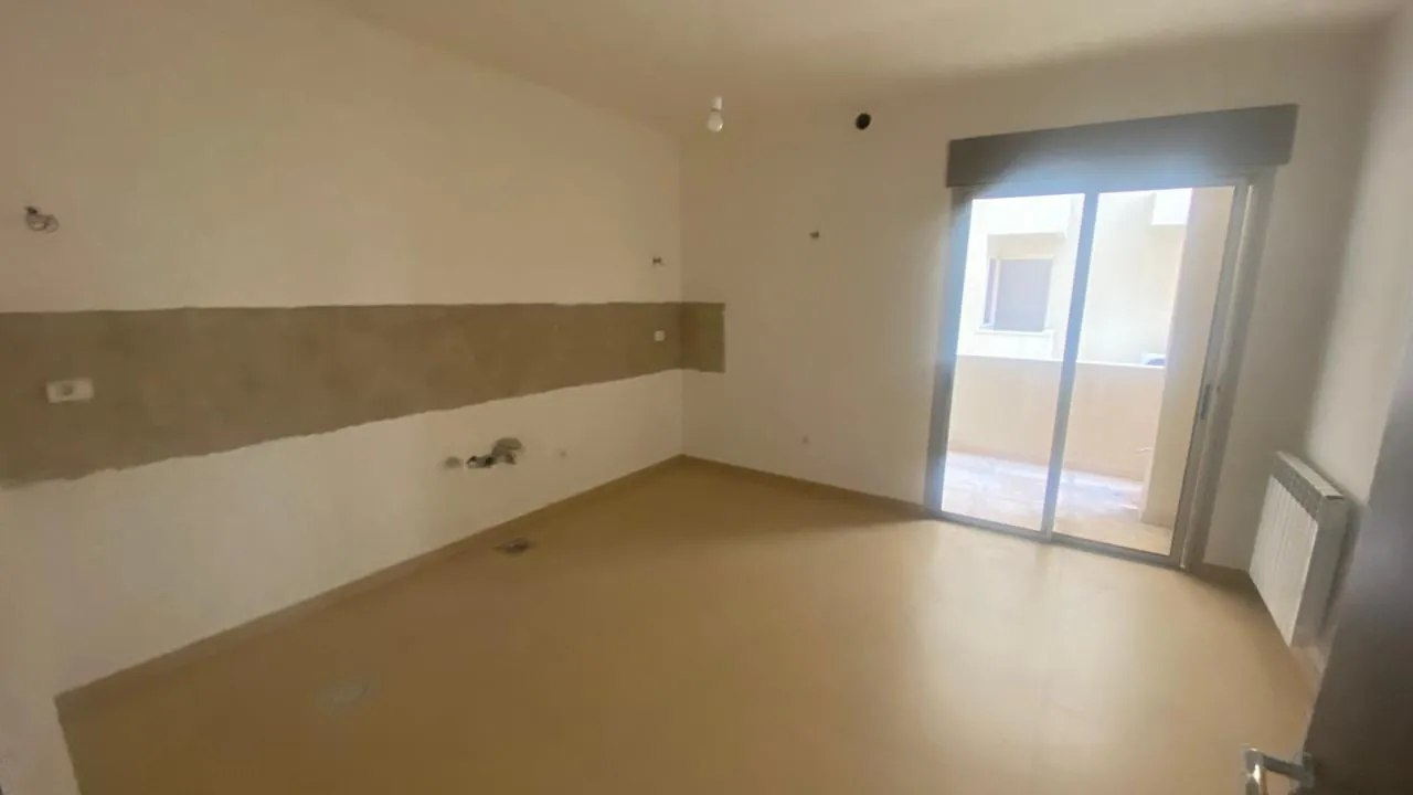 Brand New Triplex for Sale In A Calm Area in Zikrit — الصورة 7