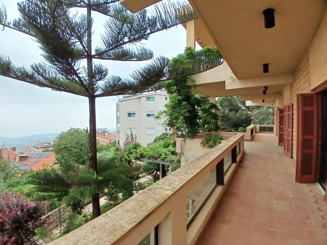 Spacious Furnished Apartment with Panoramic View For Rent in Biyada — الصورة 6