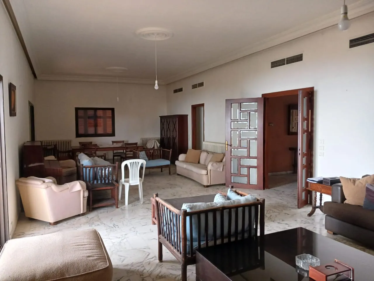 Spacious Furnished Apartment with Panoramic View For Rent in Biyada — الصورة 8