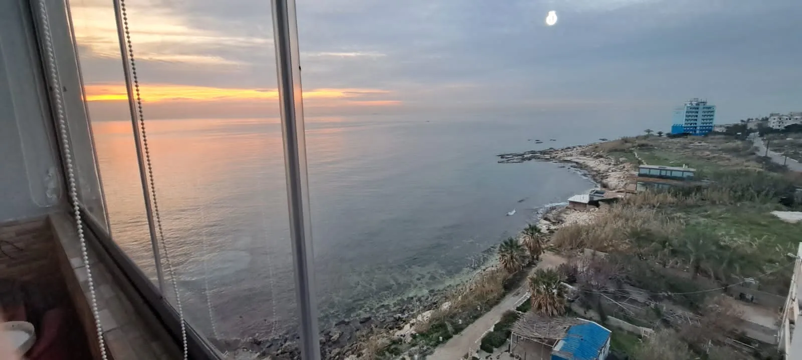 Furnished Studio Chalet With Seaview for Rent In Aamchit — الصورة 4
