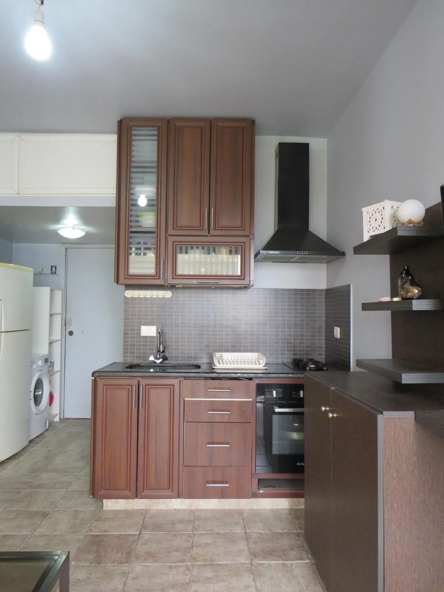 Furnished Studio Chalet With Seaview for Rent In Aamchit — الصورة 6