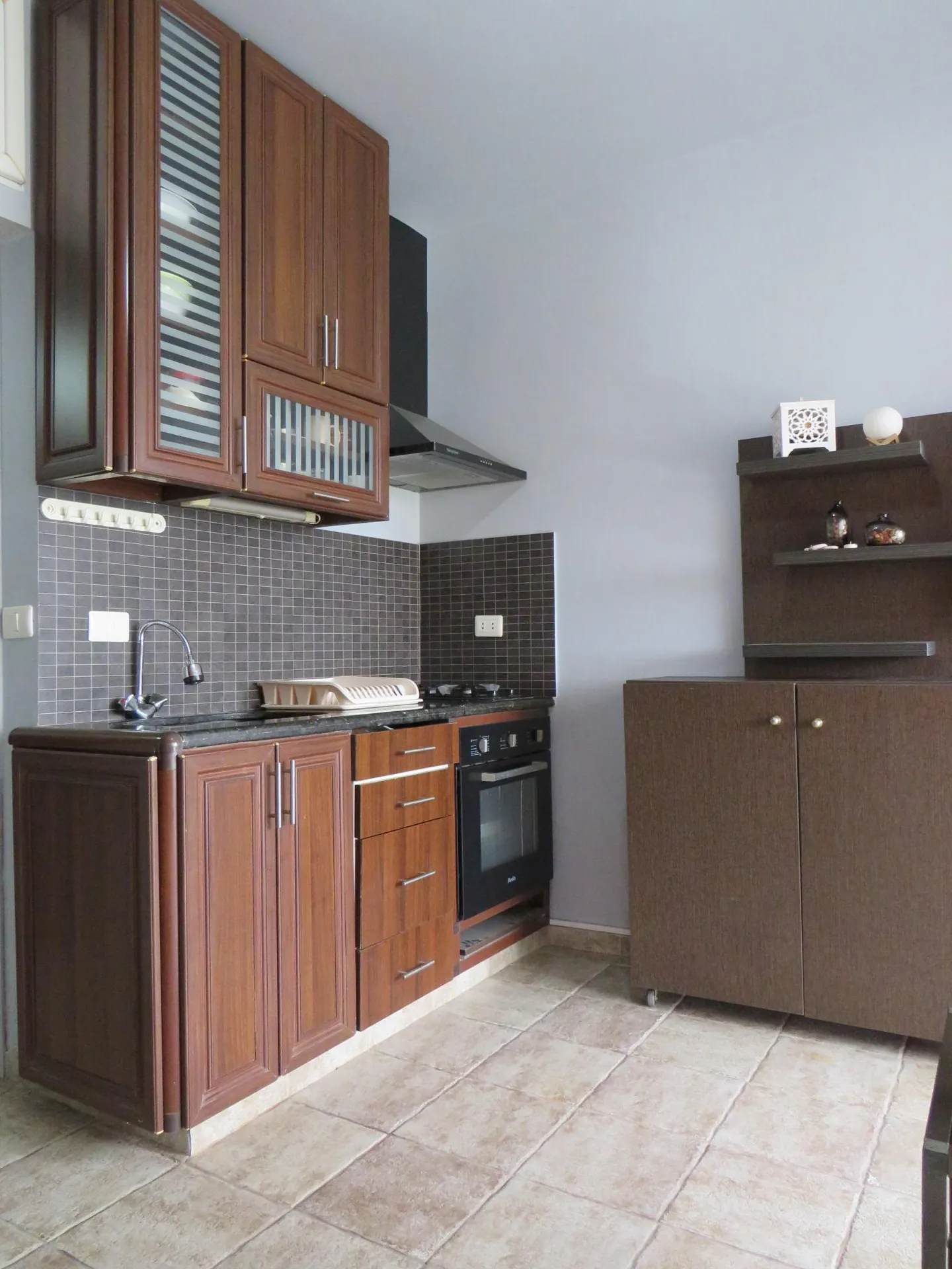 Furnished Studio Chalet With Seaview for Rent In Aamchit — الصورة 7
