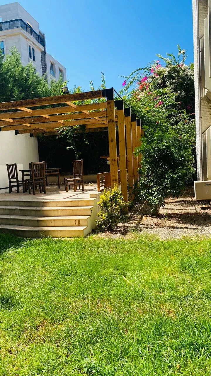 Spacious Furnished Apartment With Garden for Rent In Naccache — الصورة 10