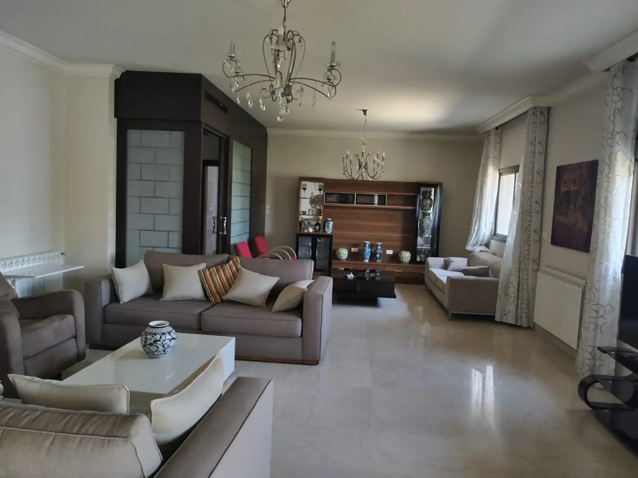 Furnished Apartment With Terrace & Garden for Rent In Kfarhbeib — الصورة 5