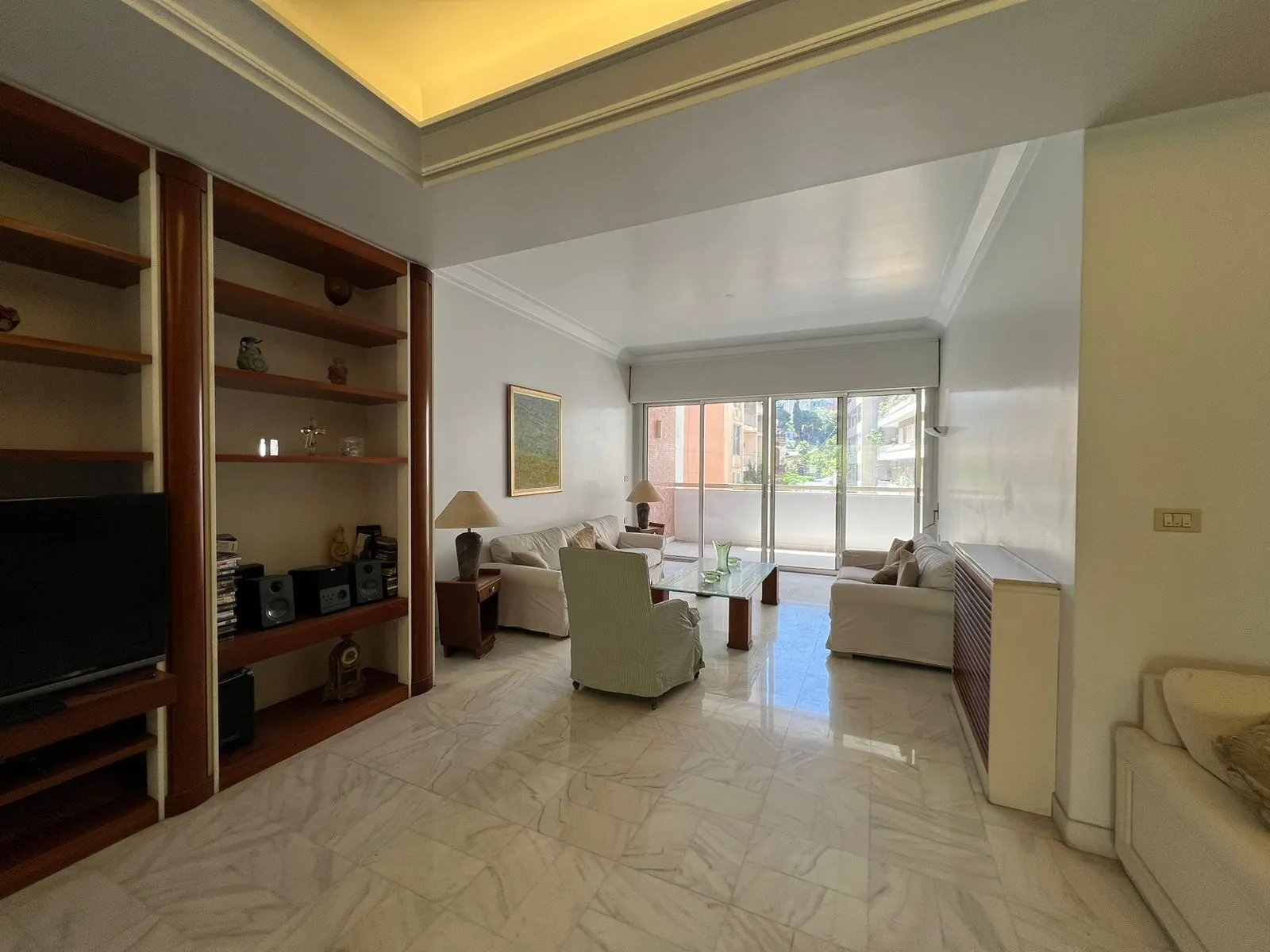 Furnished 2-Bedroom Apartment for Rent In Achrafieh, Carré D'or — الصورة 2