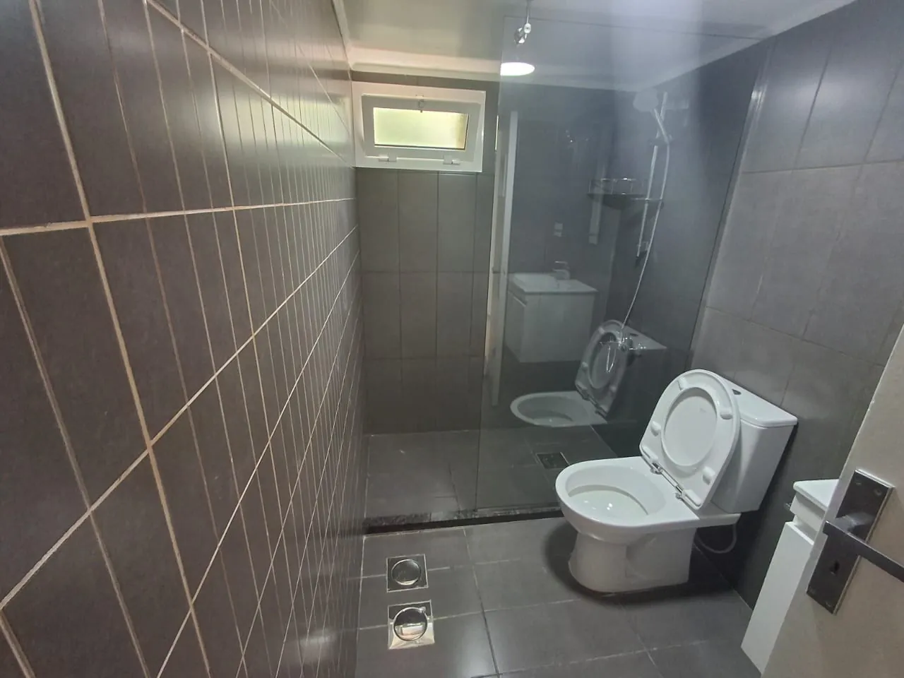 Bright 3-Bedroom Apartment for Rent In Gemmayze — الصورة 8