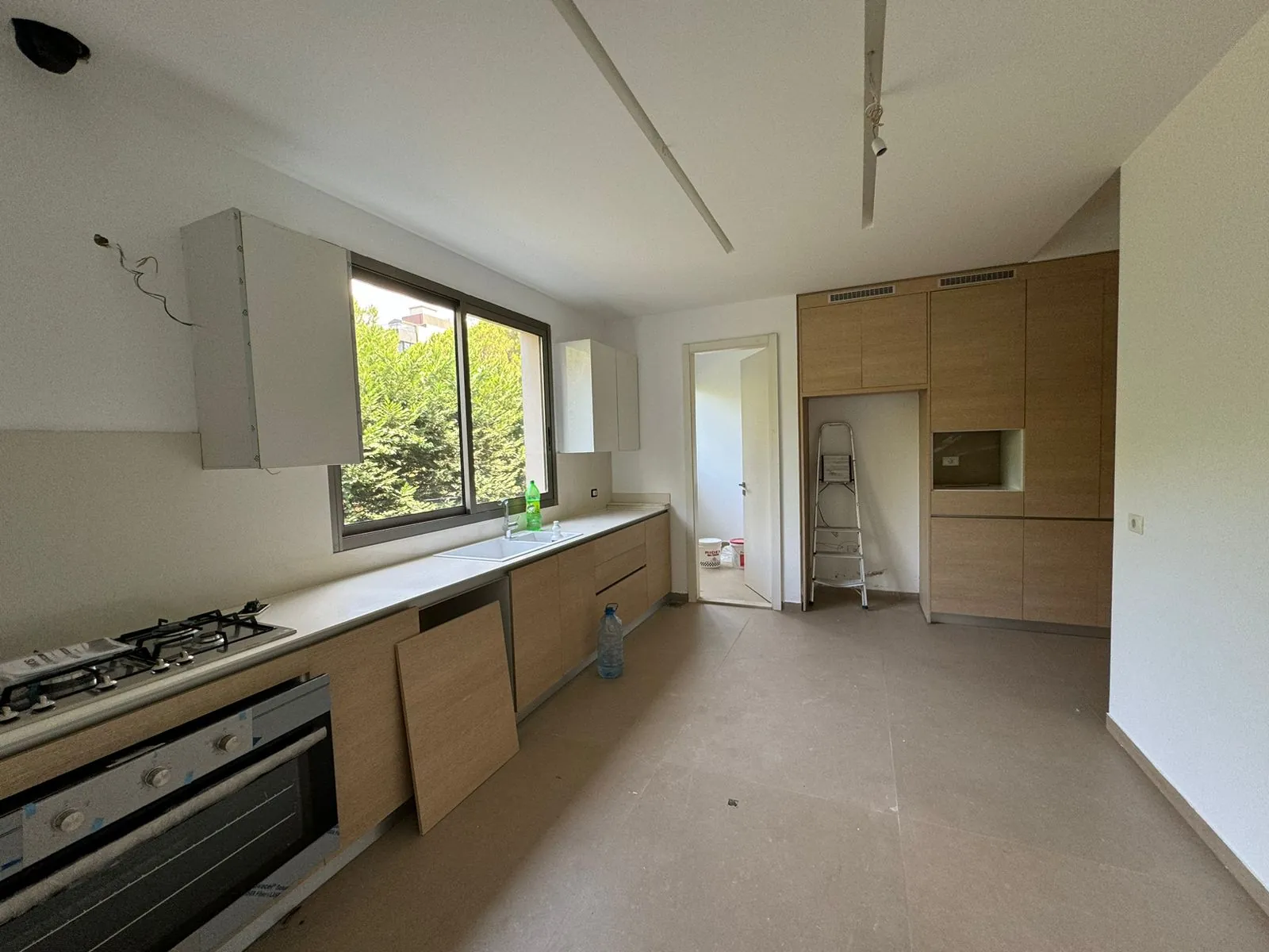 Luxurious High-End Finishing Apartment With Terrace for Sale In Monteverde — الصورة 3