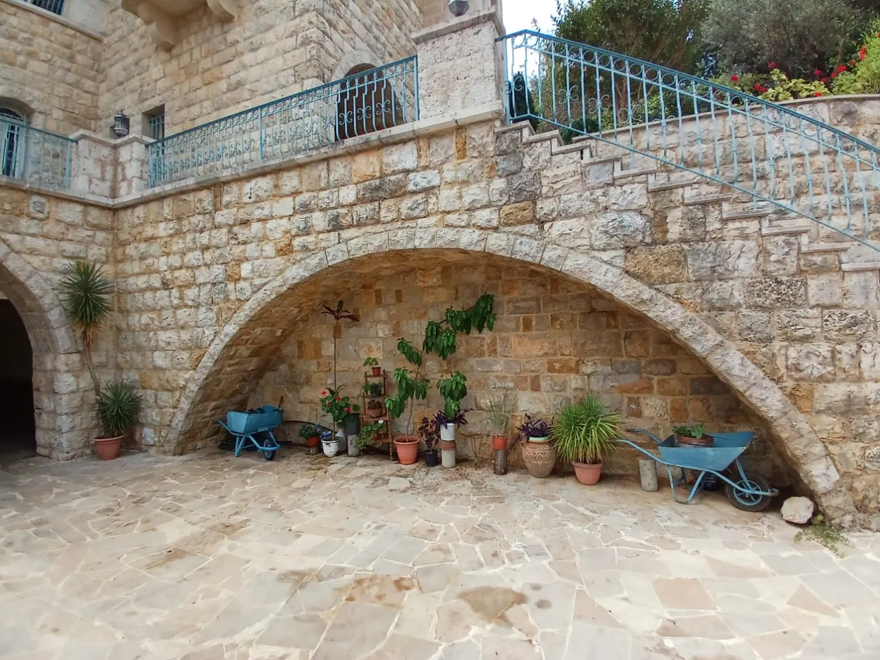 Fully Furnished Traditional Lebanese House With View For Sale In Beit Chabeb — الصورة 5