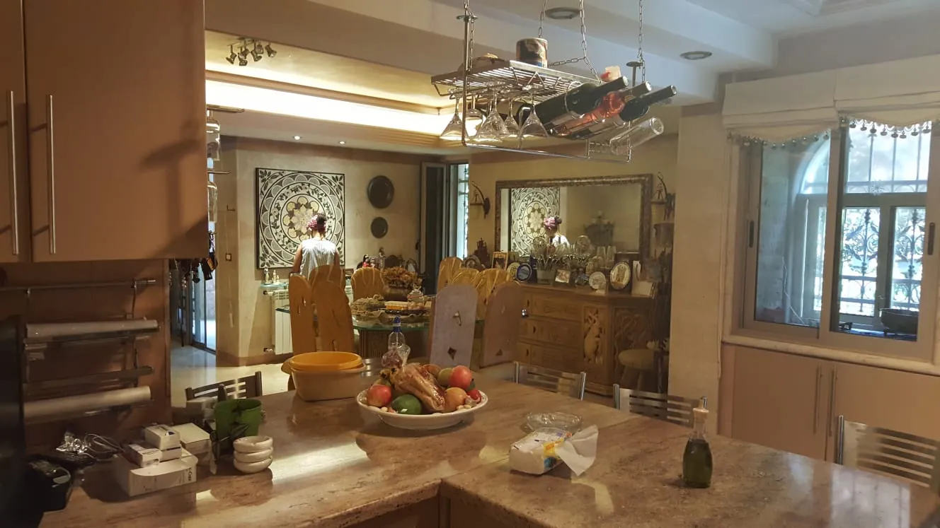 Spacious Sublime Villa With Garden For Sale In Mansourieh — الصورة 3