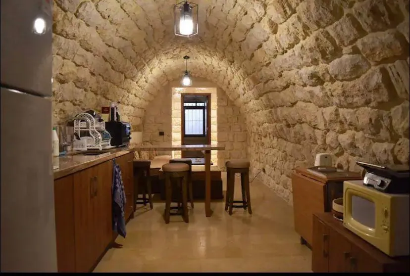 Individual Furnished One-Bedroom House For Rent In Blat Jbeil — الصورة 6