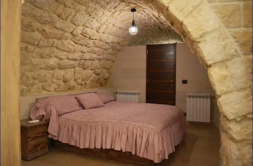 Individual Furnished One-Bedroom House For Rent In Blat Jbeil — الصورة 7