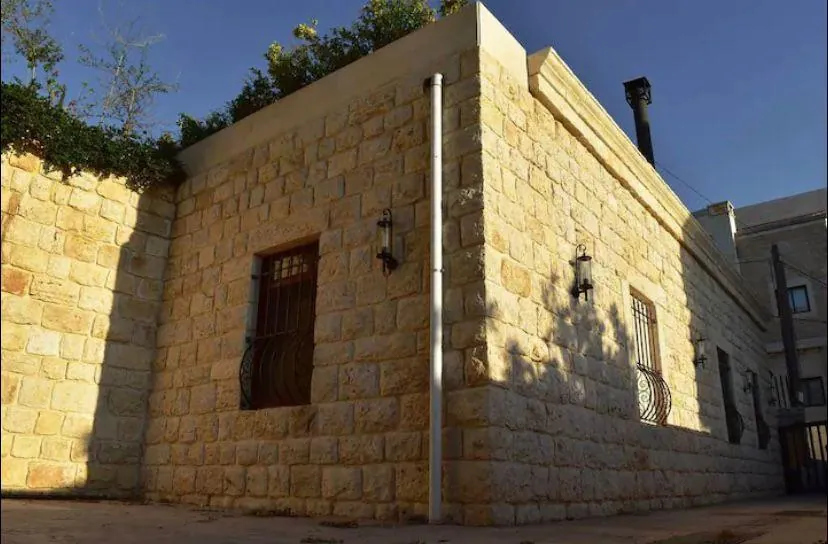 Individual Furnished One-Bedroom House For Rent In Blat Jbeil — الصورة 8