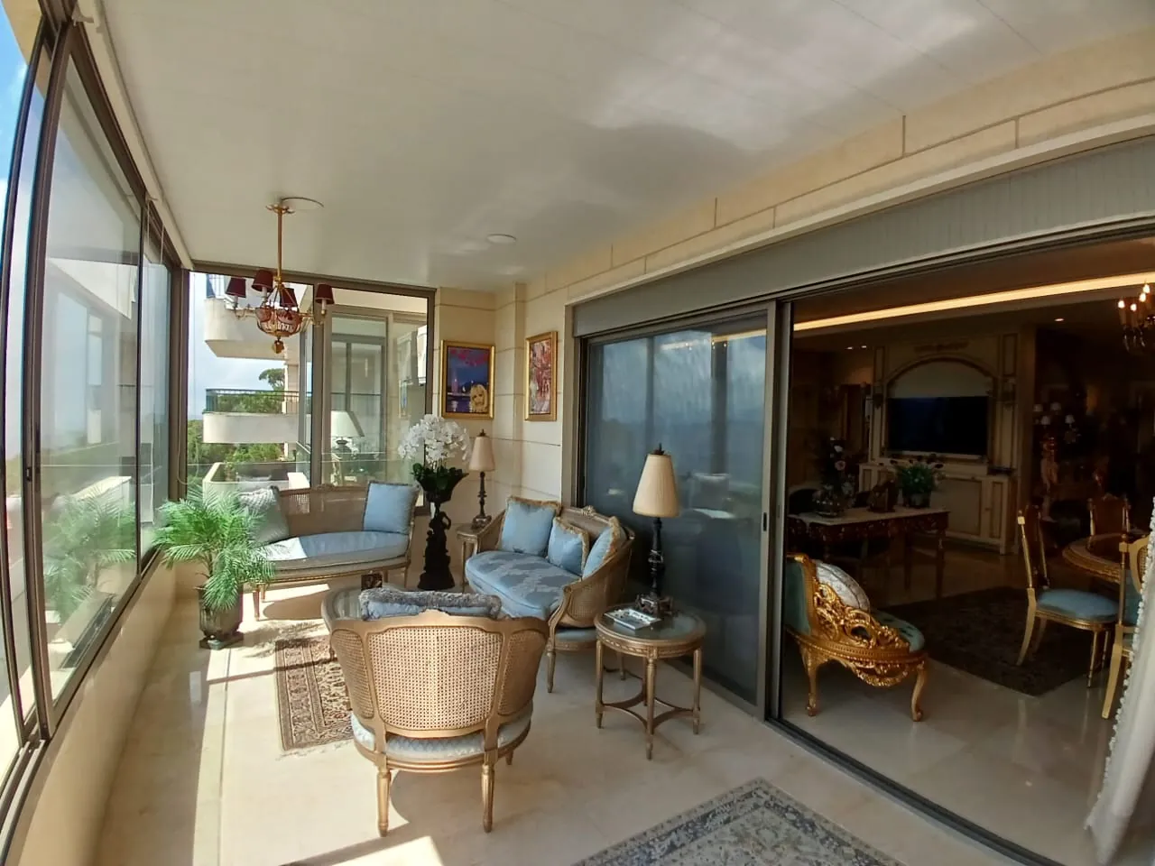 Fully Furnished Decorated Apartment For Sale With Nice Open View In Broumana — الصورة 2