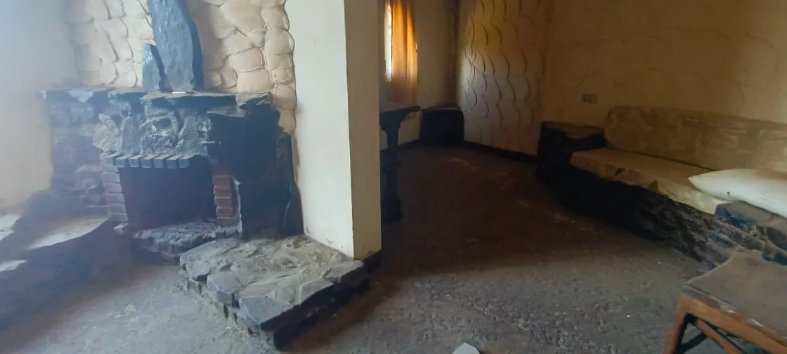 Hotel For Sale In Azra- Needs Renovation — الصورة 10