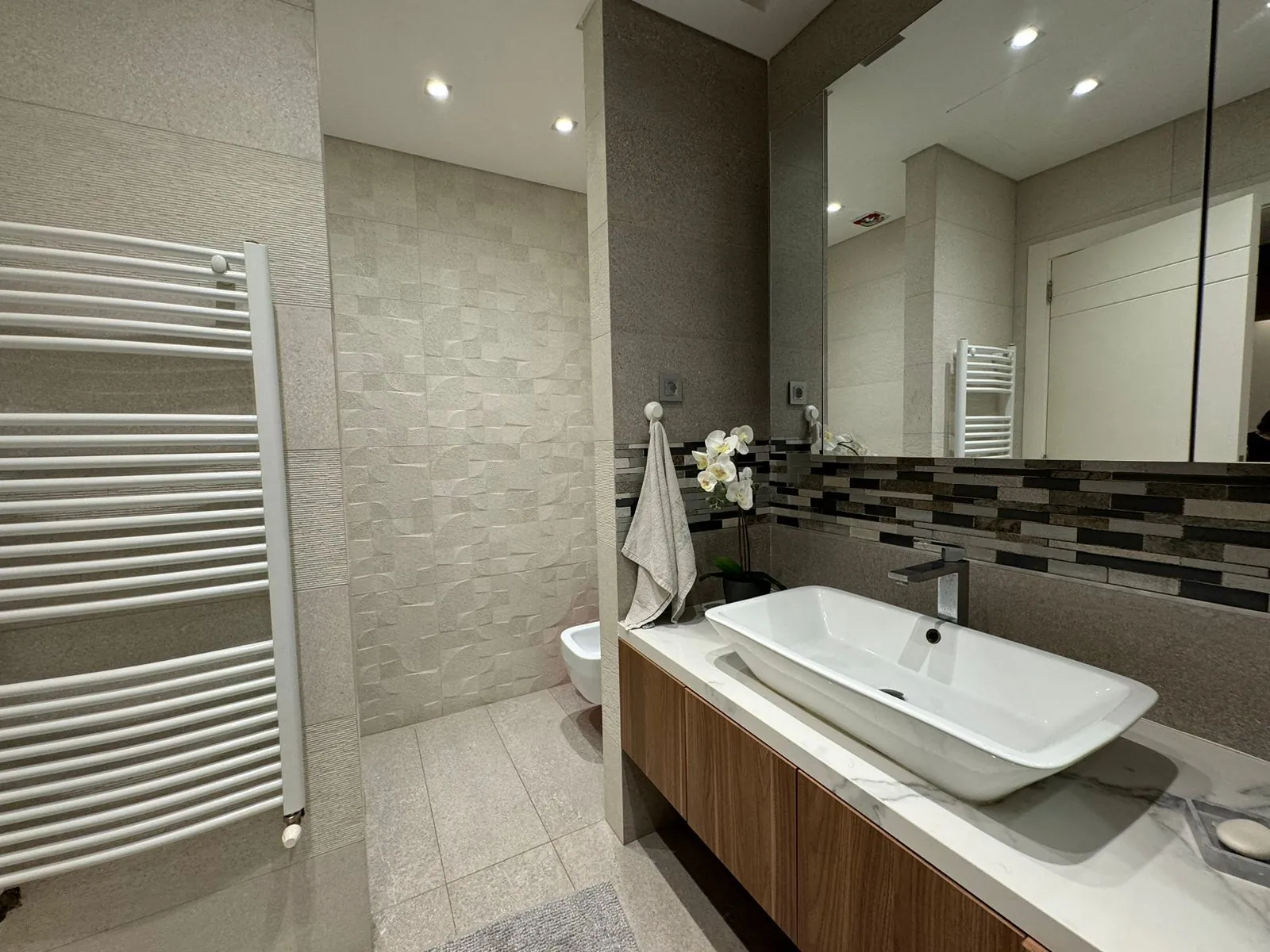 Brand New Super Deluxe Fully Furnished Apartment For Sale In Qannabet Broumana — الصورة 7