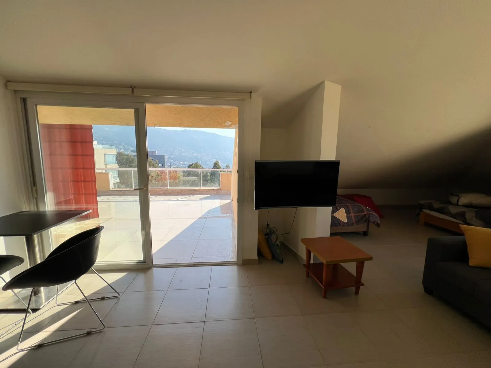 Roof Apartment With Seaview For Rent in Adma — الصورة 2