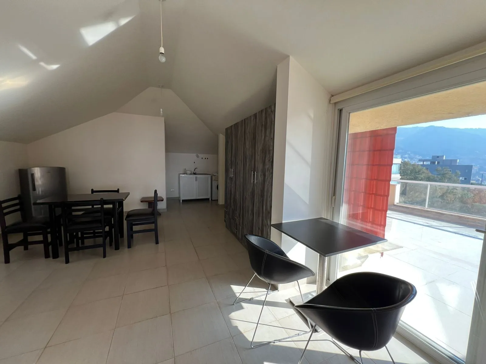 Roof Apartment With Seaview For Rent in Adma — الصورة 3