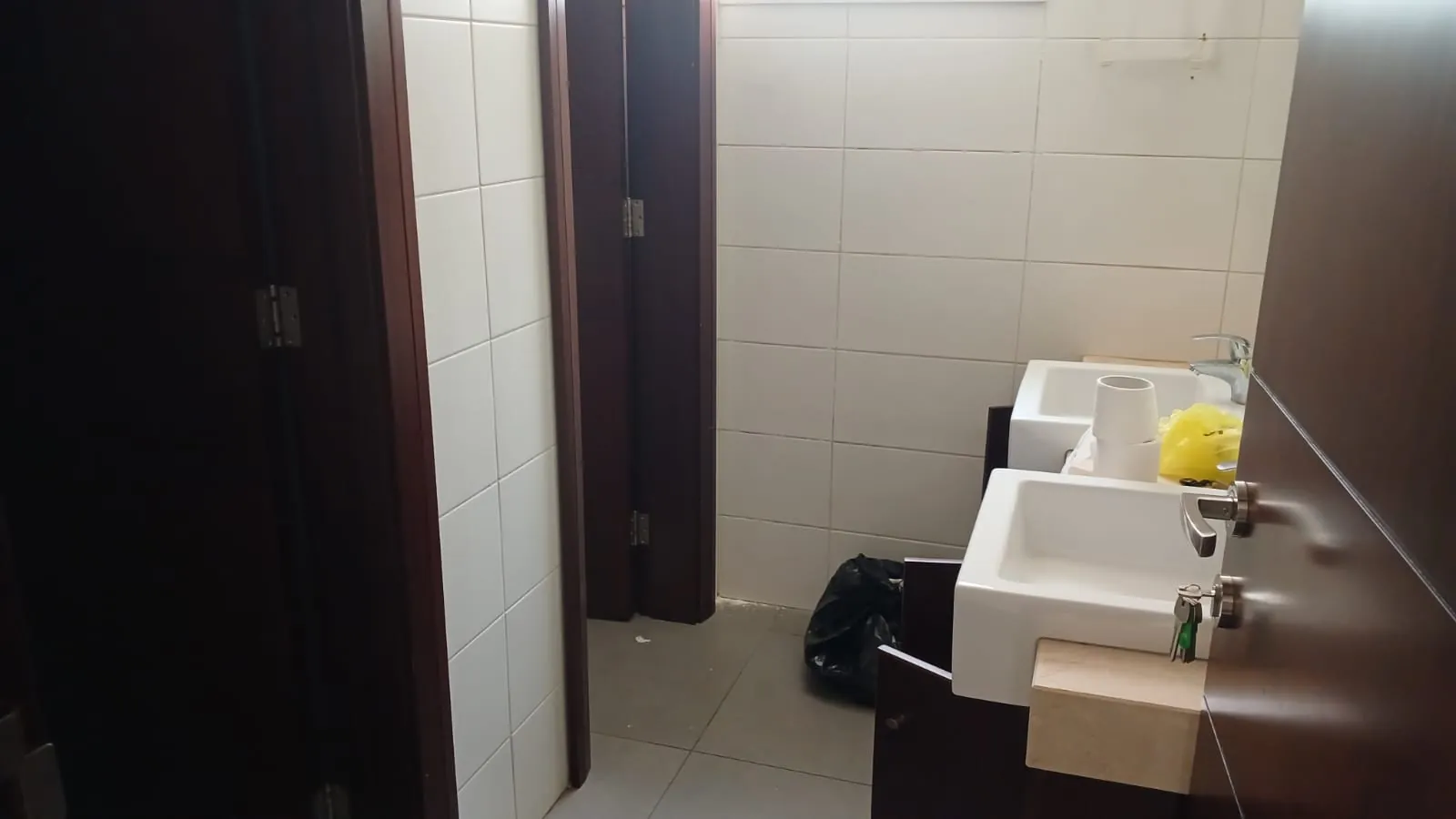 A Stand Alone Showroom For Sale On The Main Road Of Elissar — الصورة 4