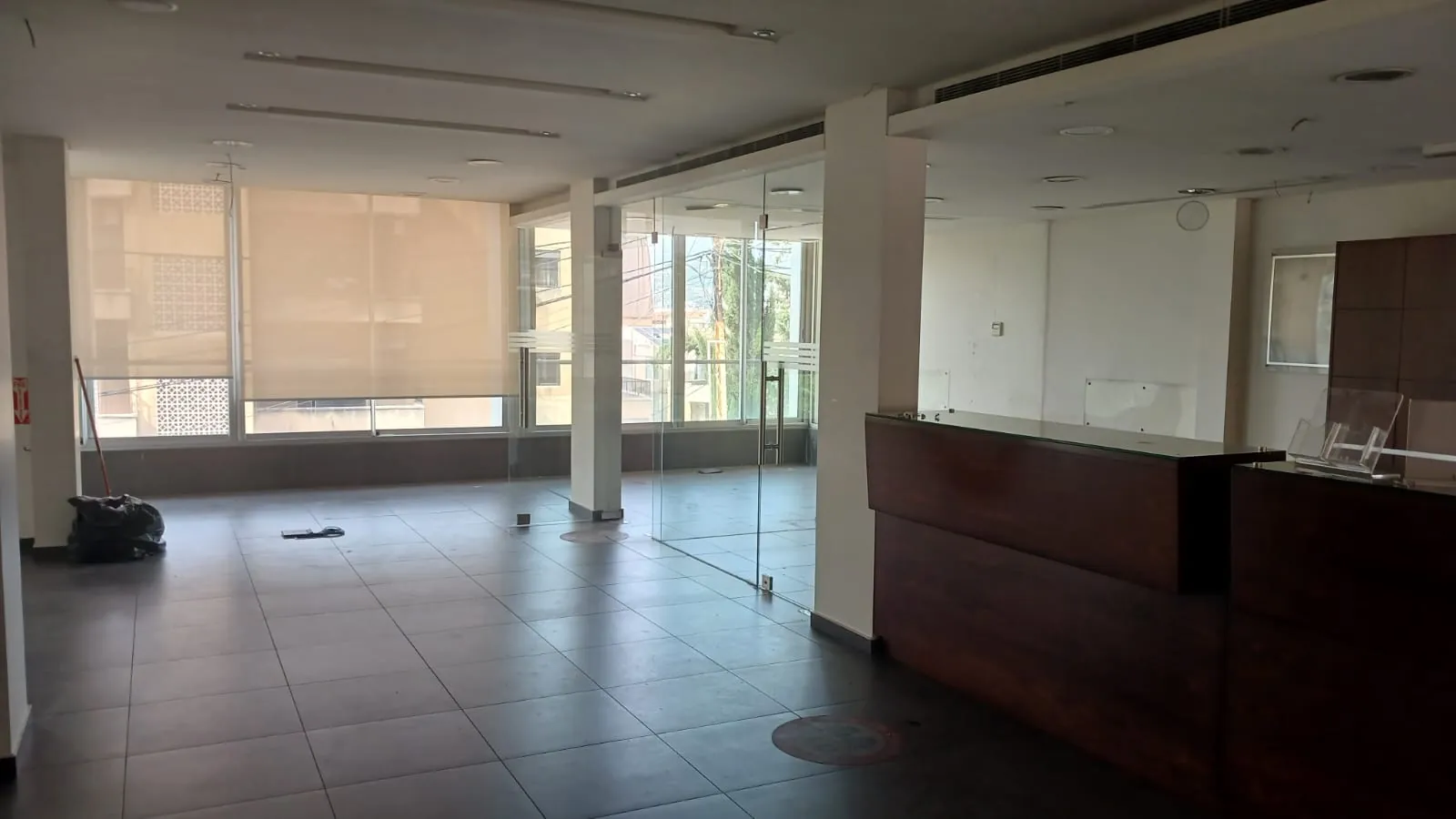 A Stand Alone Showroom For Sale On The Main Road Of Elissar — الصورة 6