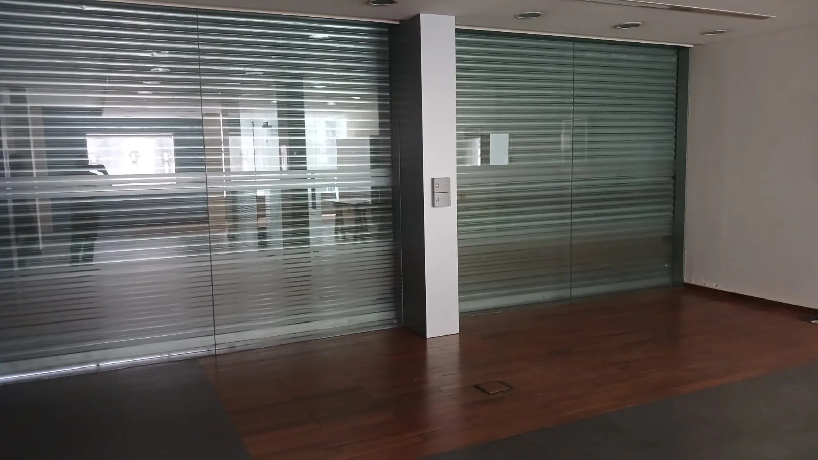 A Stand Alone Showroom For Sale On The Main Road Of Elissar — الصورة 7