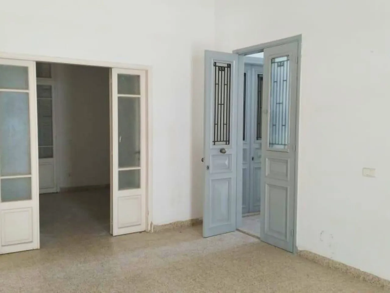 Classical 3-Bedroom Apartment For Rent in Achrafieh, Sioufi