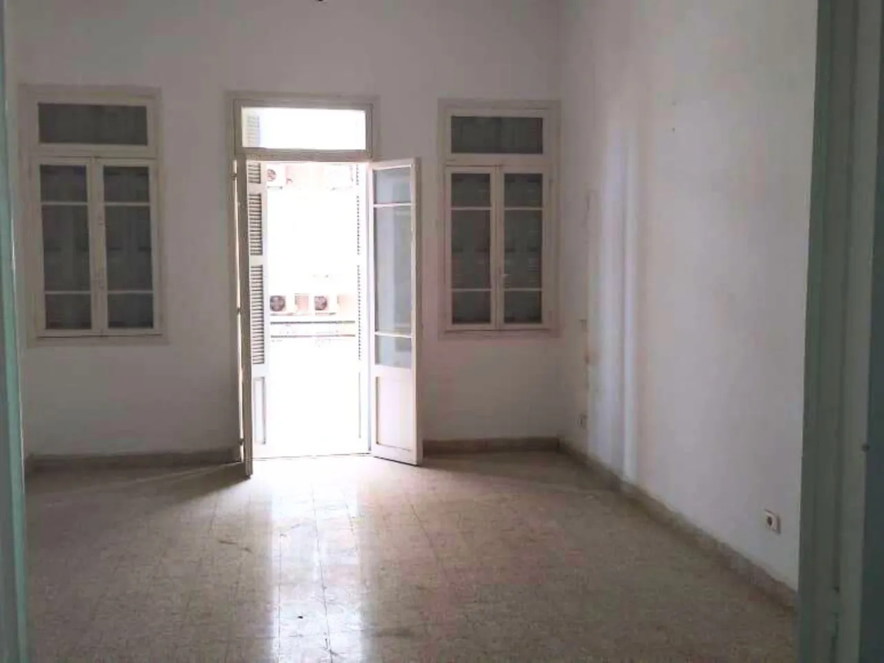 Classical 3-Bedroom Apartment For Rent in Achrafieh, Sioufi — photo 2