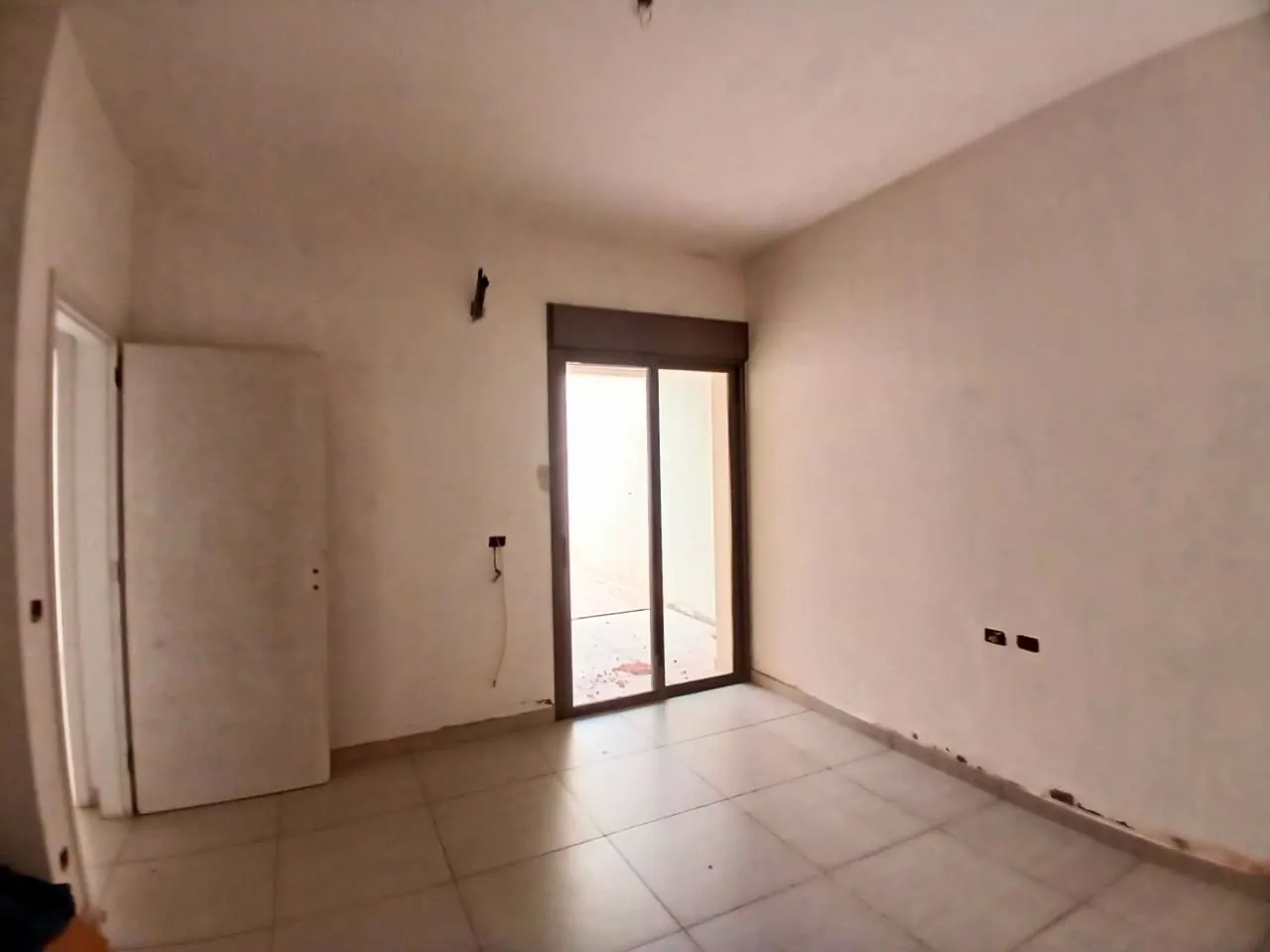 Spacious Apartment With Terrace For Sale in Kornet Chehwan — الصورة 5