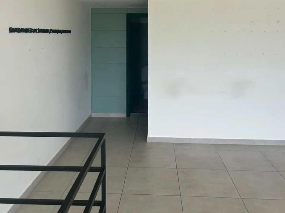 Shop With Terrace For Rent in a Prime Location in Dbayeh — الصورة 4