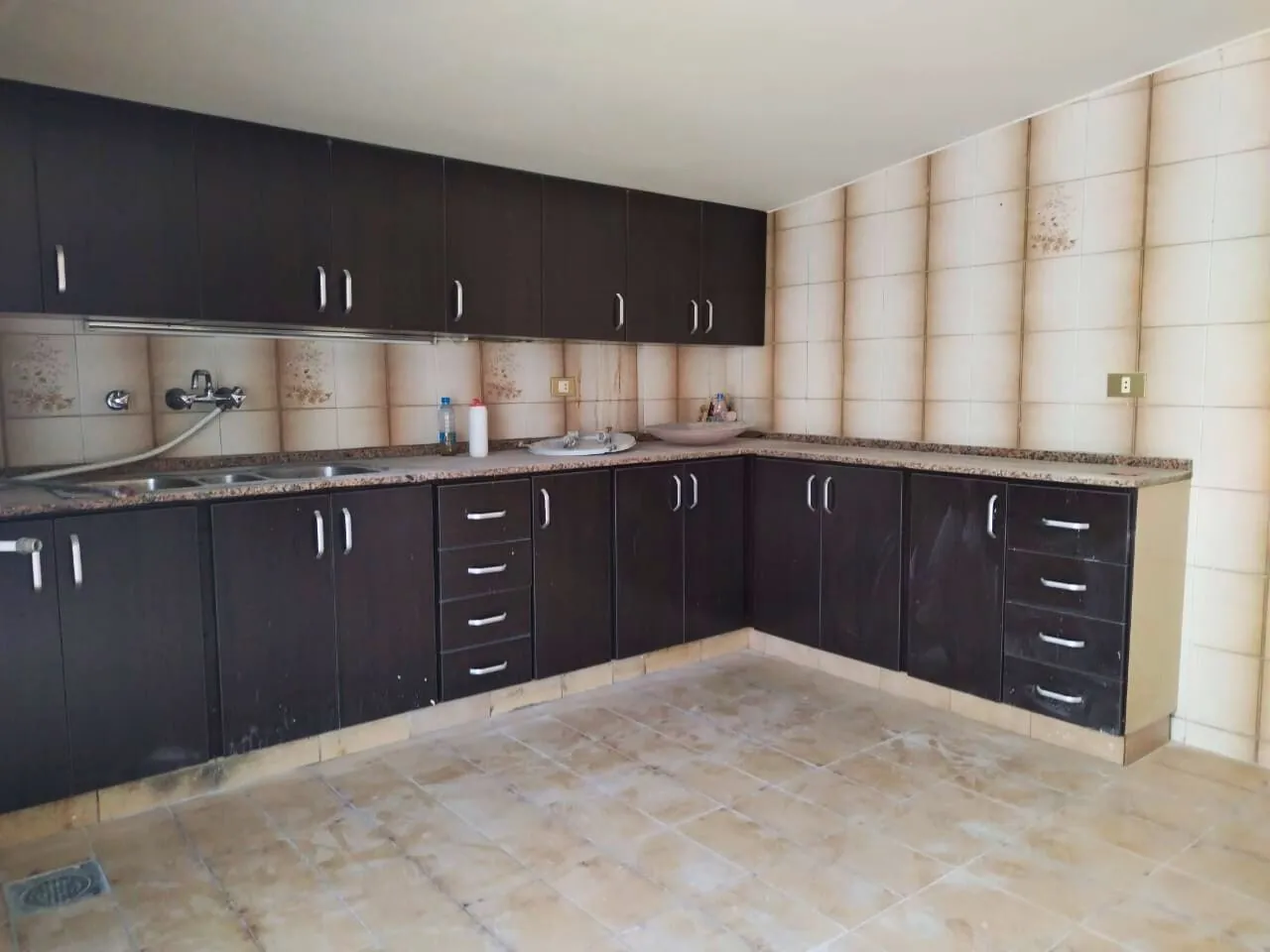 Spacious 3-Bedroom Apartment For Rent in Kfarhbeib — الصورة 2